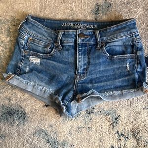 $20 American Eagle Outfitters Super Stretch X Shorties Size 2 Denim Shorts